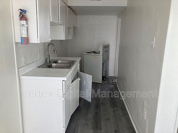 2nd image of 1137 Whitaker Dr APT 303