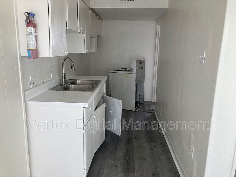 2nd image of 1135 Whitaker Dr APT 306