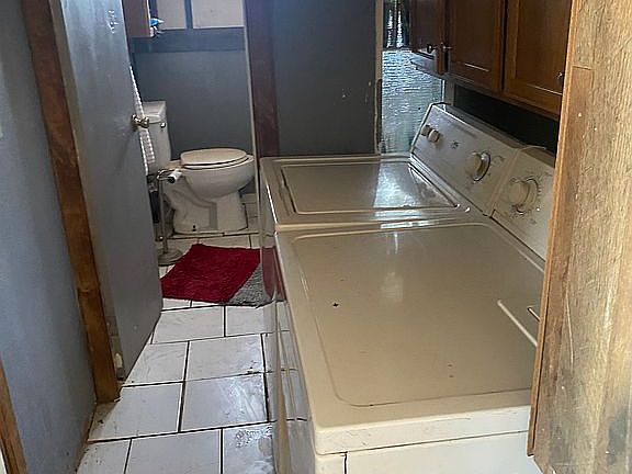 2nd image of 205 N Railroad St