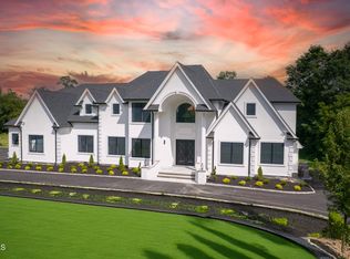 1 Michael Ct, Millstone, NJ 08510