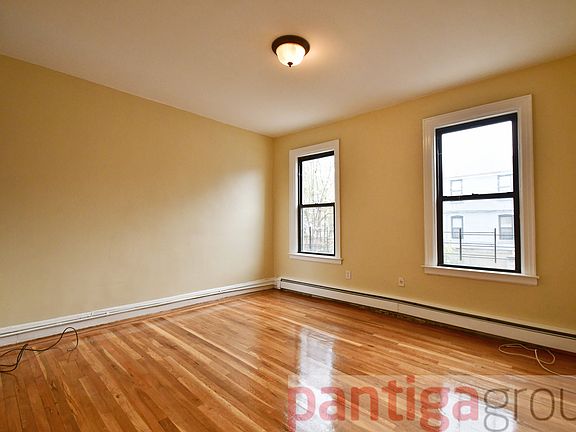 3rd image of 1964 Ellis Ave #1