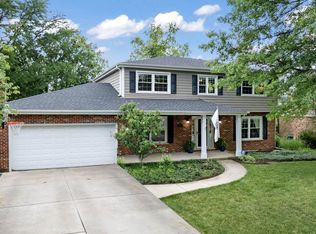 1521 Arrow Wood Ln, Downers Grove, IL 60515