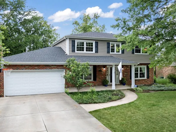 1521 Arrow Wood Ln, Downers Grove, IL 60515