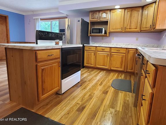2nd image of 807 Cudney Ln