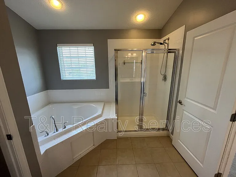 11423 Mears Dr — Photo 17