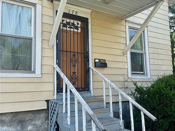 3rd image of 178 Hazelhurst Ave