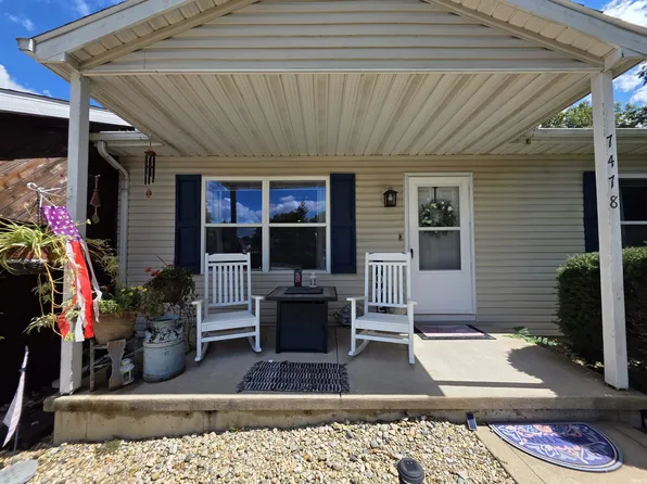 7478 Navigator Dr, Walkerton, IN 46574