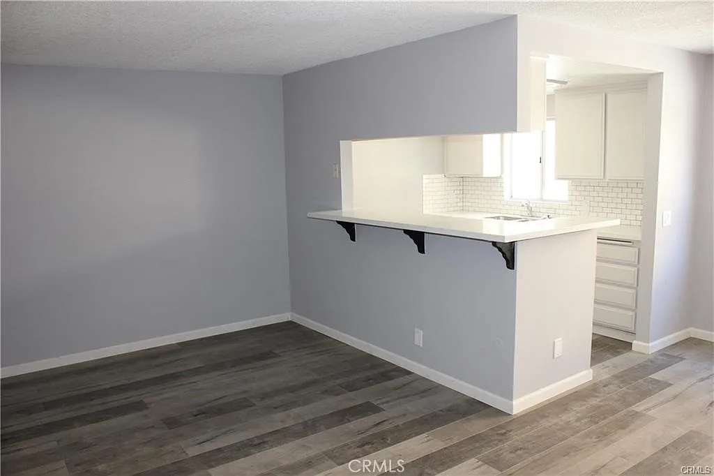 3 bed, 1196 sqft, $3,200 — Photo 3