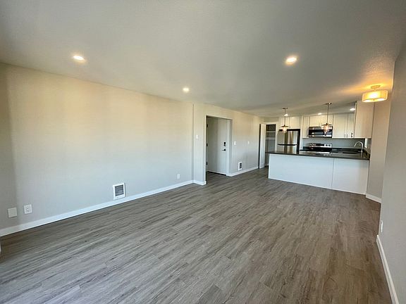 4th image of 2315 W Lynn St APT 3