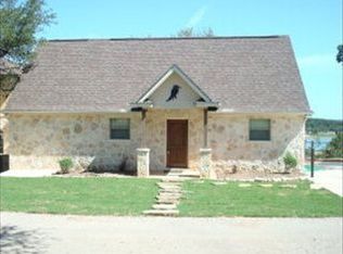 1450 Oakridge Ln, Canyon Lake, TX 78133