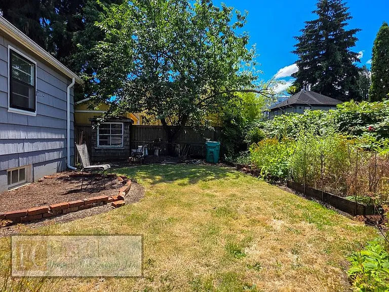 5725 N Montana Ave — Photo 17