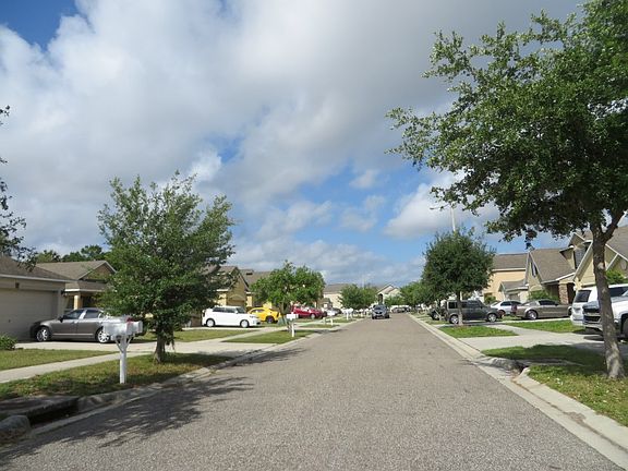 5th image of 815 Brenton Leaf Dr