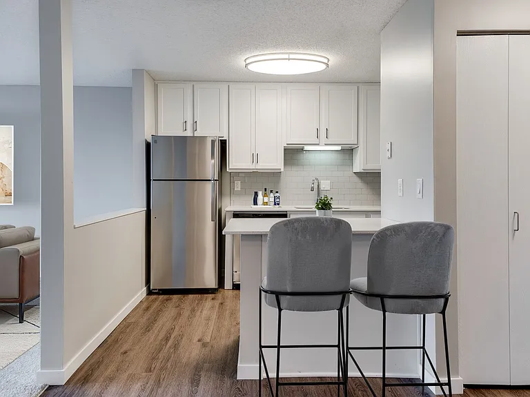 Minnetonka - 1 Bed / 1 Bath - 728 Sq.Ft.
