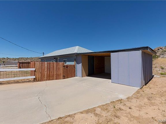 4th image of 513 Betty Ln