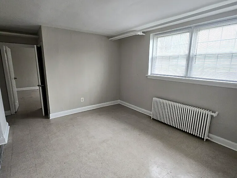 3304.5 E Capitol St NE — Photo 1