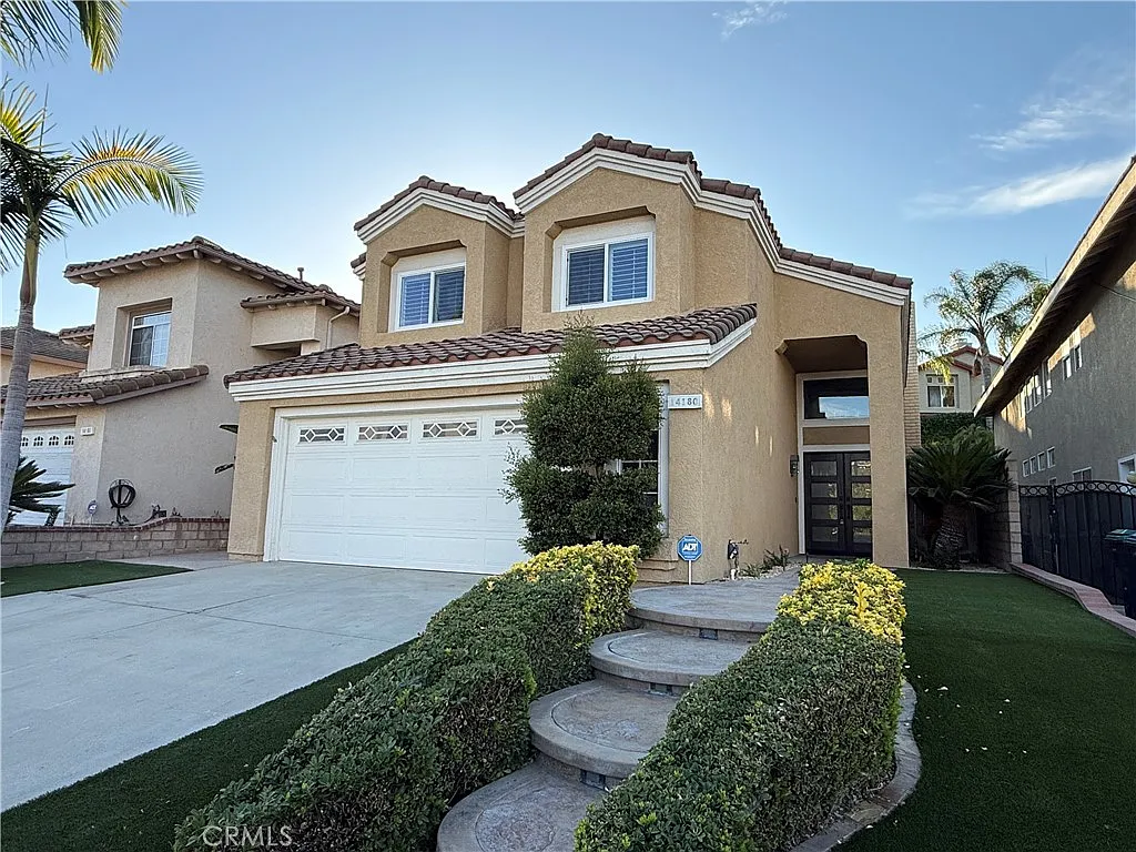 4 bed, 2307 sqft, $4,800 — Photo 1