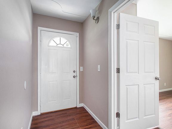 4th image of 407 Heath Ave
