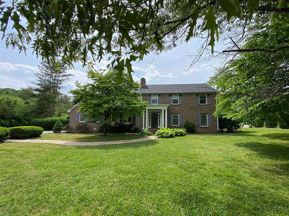 1st image of 451 Drakesborough Dr