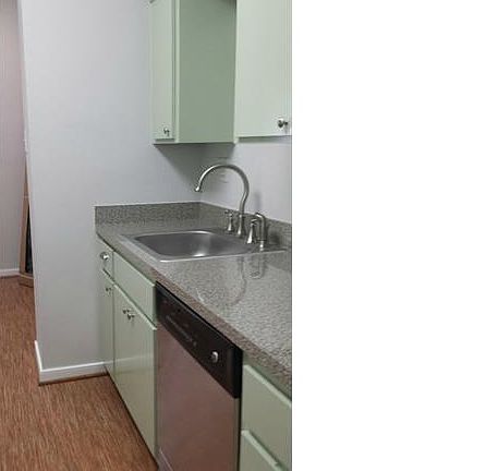 4th image of 3123 W Grace St #24