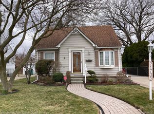 21735 Virginia Ave, Eastpointe, MI 48021