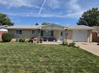 1821 Cedarberry Rd, North Platte, NE 69101