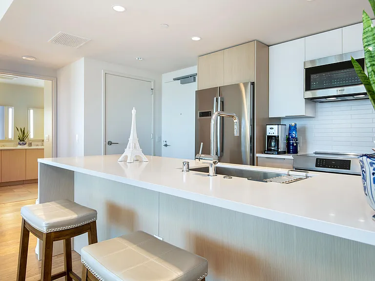 1001 Queen St #3404 — Photo 29