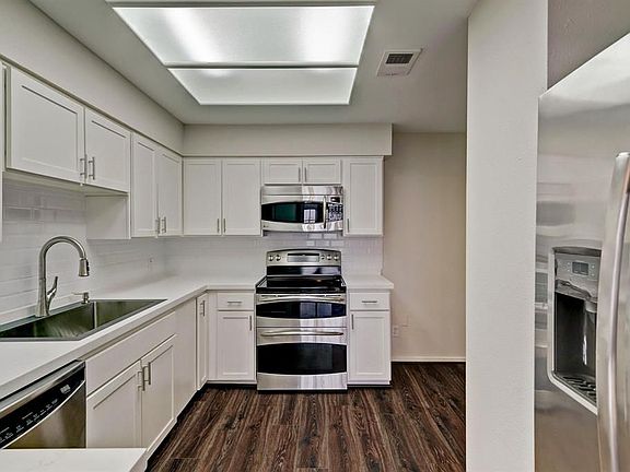 5th image of 1836 Augusta Dr APT 3