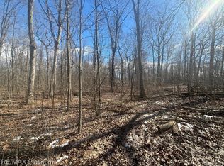 Hartland Rd, Fenton, MI 48430