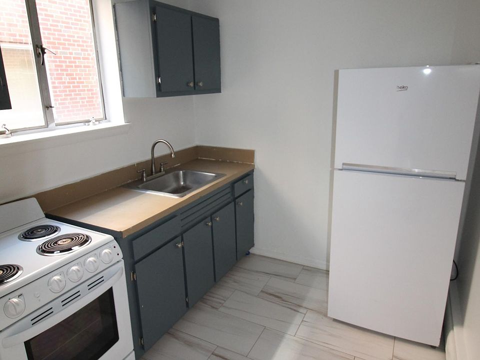 2nd image of 166 Collins St #111