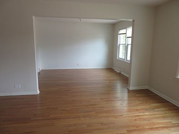5th image of 6876 N Lincoln Ave #1