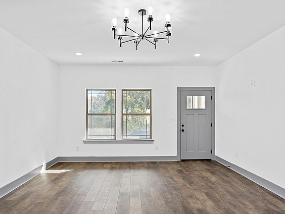 2nd image of 62 Campbell St