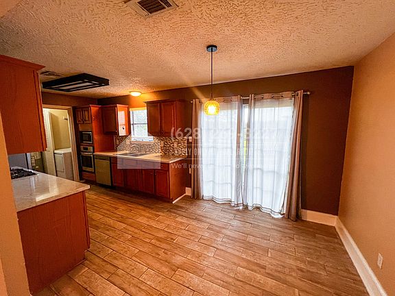 4th image of 3319 Santana Dr