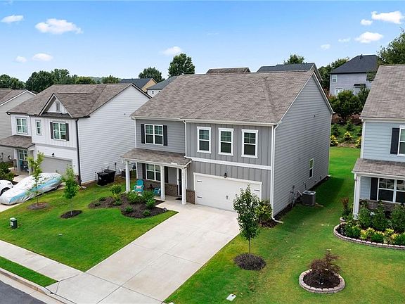 3rd image of 271 Highgrove Way