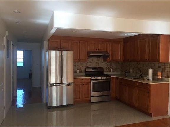4th image of 120-53 Sunrise Ct