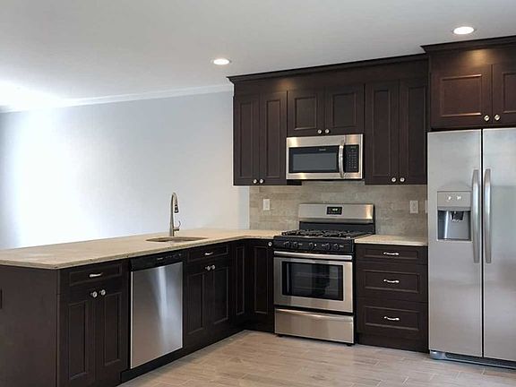 3rd image of 53 Crest St Unit 3
