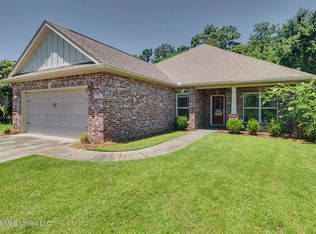 789 Bay Breeze Dr, Biloxi, MS 39532