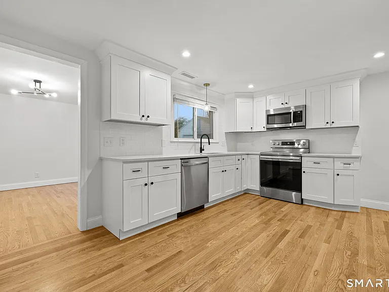 12 Sherwood Rd — Photo 5