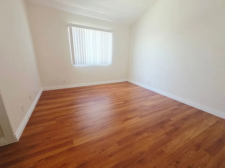 437 E. Cedar Ave — Photo 9