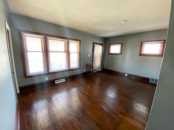 3rd image of 3564 W 98th St Unit 1