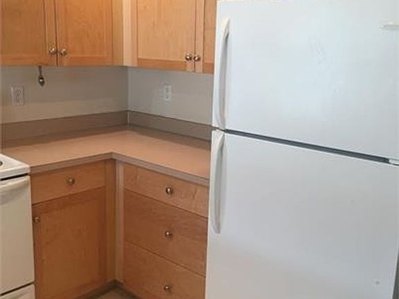4th image of 1225 N Oak Harbor St #M
