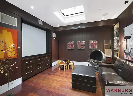 Sold by Warburg | media 19