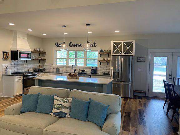 3rd image of 674 Lee Road 388