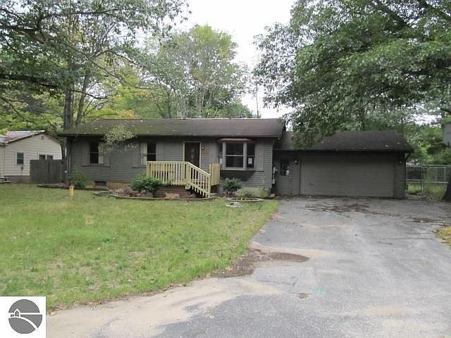 1st image of 1615 Aspen Dr NE