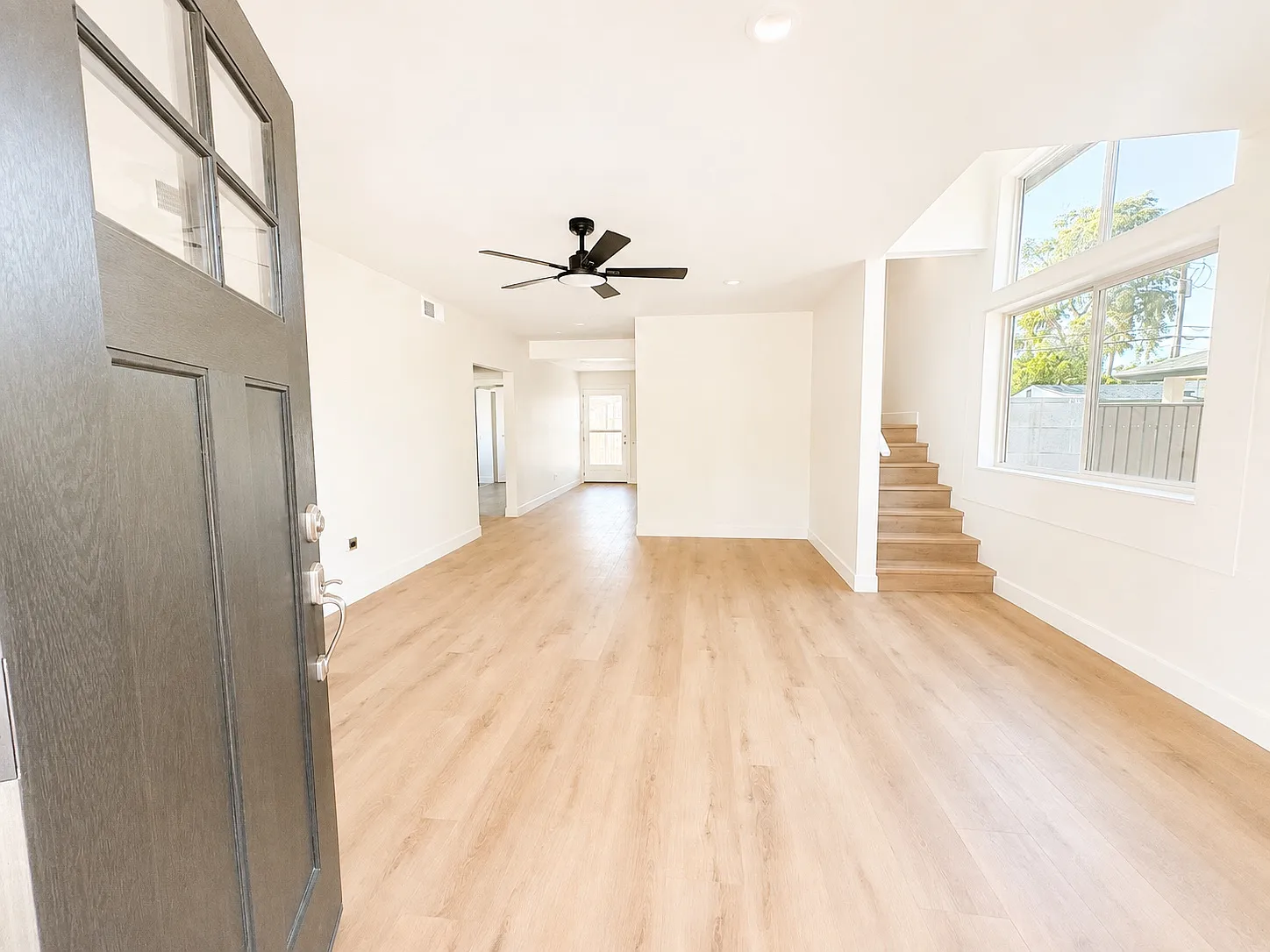3 bed, 1550 sqft, $2,995 — Photo 3