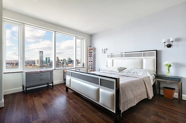 Sold by Compass | media 7
