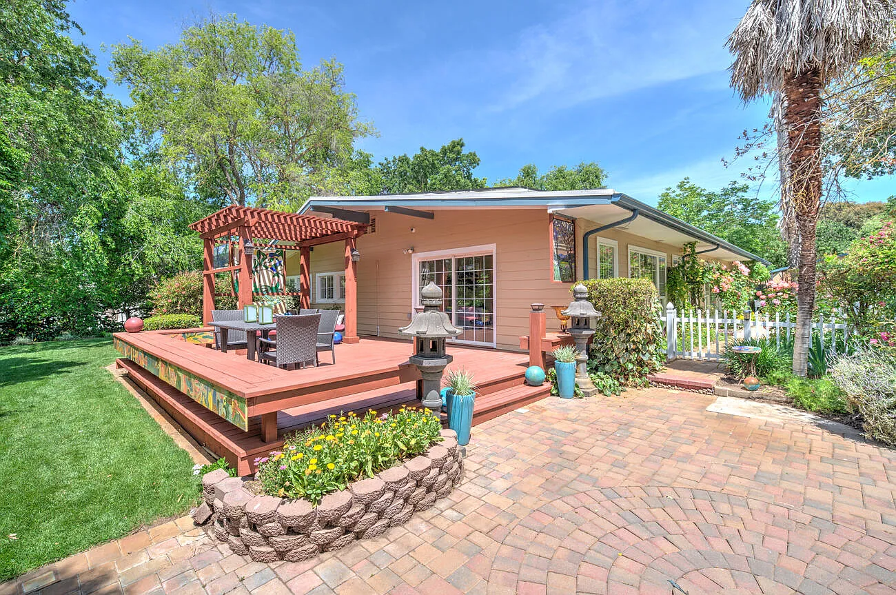 5 bed, 3200 sqft, $6,500 — Photo 2