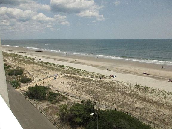 3rd image of 3500 Boardwalk APT 721
