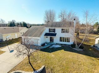 5525 Royal Ave, Slinger, WI 53086