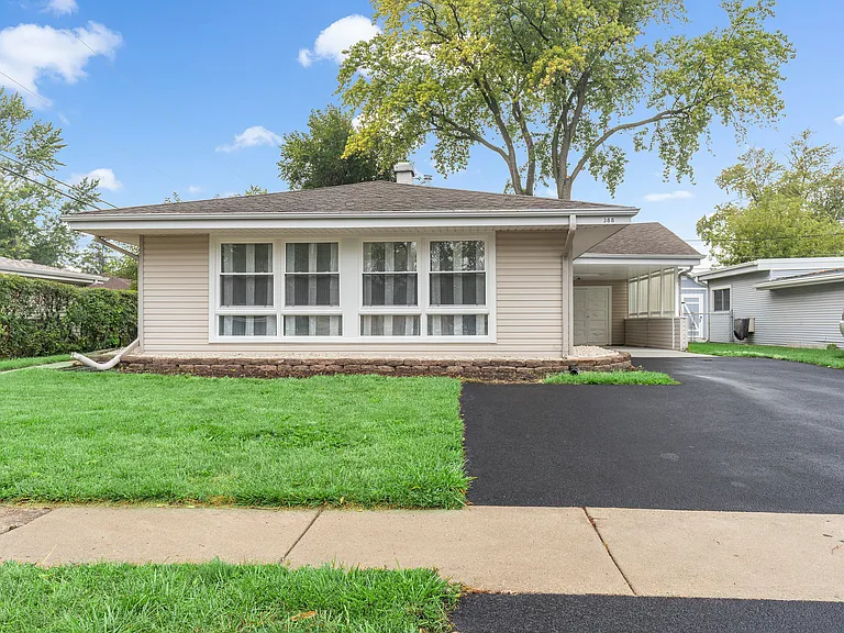 388 Nancy Ln — Photo 1