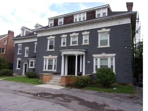 1050 Lake Ave, Rochester, NY